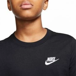 Presa 🔥 NIKE T-SHIRT FUTURA BAMBINO Nero 🤩 -Offerte Novità Negozio nike ar5254 t shirt futura bambino abbigliamento bambino 040651601 010 5