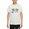 Nuovo ❤️ NIKE T-SHIRT GRAPHIC BAMBINO Bianco ⌛ -Offerte Novità Negozio nike dq3854 t shirt graphic bambino abbigliamento bambino 045003001 025 1