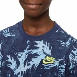 Nuovo 😍 NIKE T-SHIRT CAMO LEAF BAMBINO Blu 🧨 7 Nuovo 😍 NIKE T-SHIRT CAMO LEAF BAMBINO Blu 🧨 -Offerte Novità Negozio nike dq3857 t shirt camo leaf bambino abbigliamento bambino 045003301 410 3