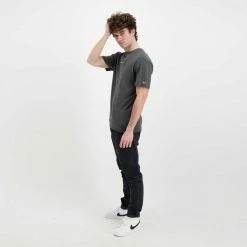 A buon mercato 🎉 TOMMY 👖 JEANS T-SHIRT D2 TINY LINEAR Nero 😍 -Offerte Novità Negozio tommy jeans dm0dm12852 t shirt d2 tiny linear casual uomo 045110101 bds 5